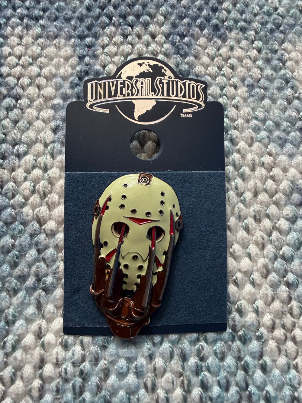 Universal Studios Friday the 13th Jason Mask Enamel trading Pin